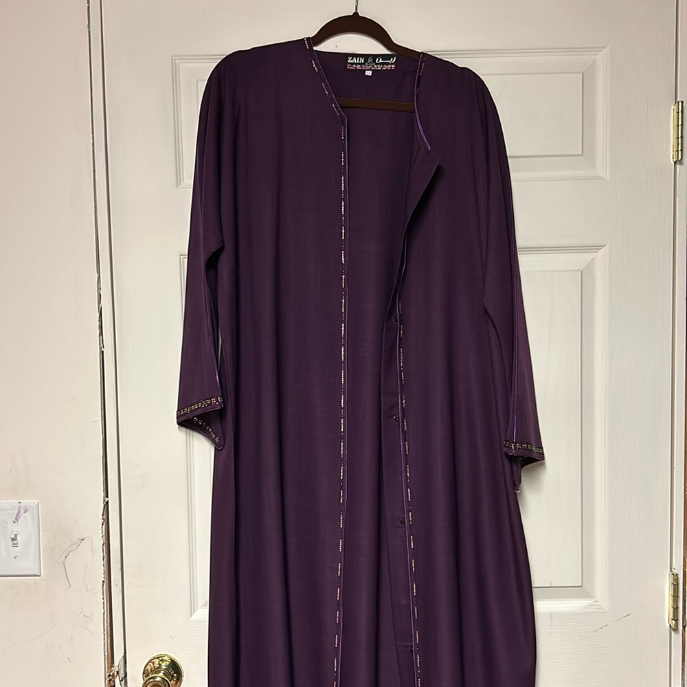 Deep purple Abaya - snap closee